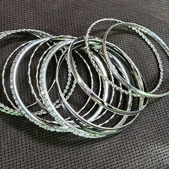 Claire's Set Of 14 Silver Tone Bangle Bracelets - Picture 3 of 16